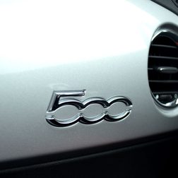 2013 fiat 500 glovebox