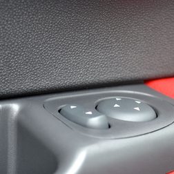 2013 fiat 500 door controls