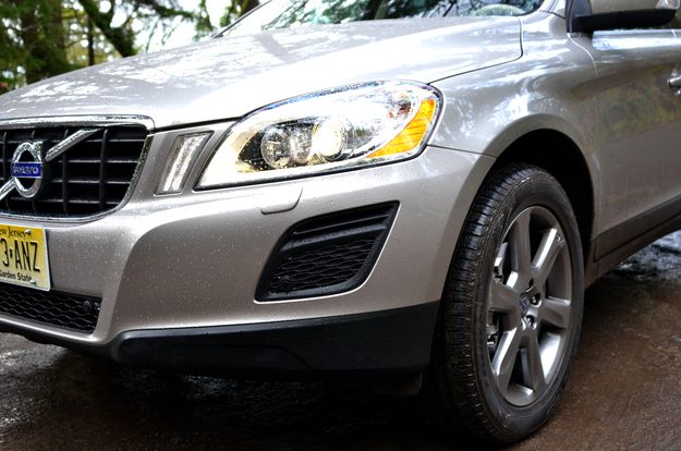 2013 volvo xc60 handling driving dynamics