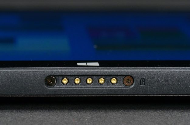 Dell XPS 18 Portable All_in_One Desktop charging ports macro
