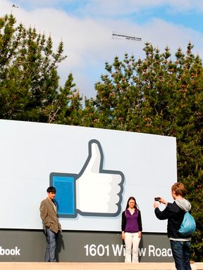 mobli fb hq