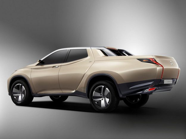 Mitsubishi GR-HEV concept rear three quarter