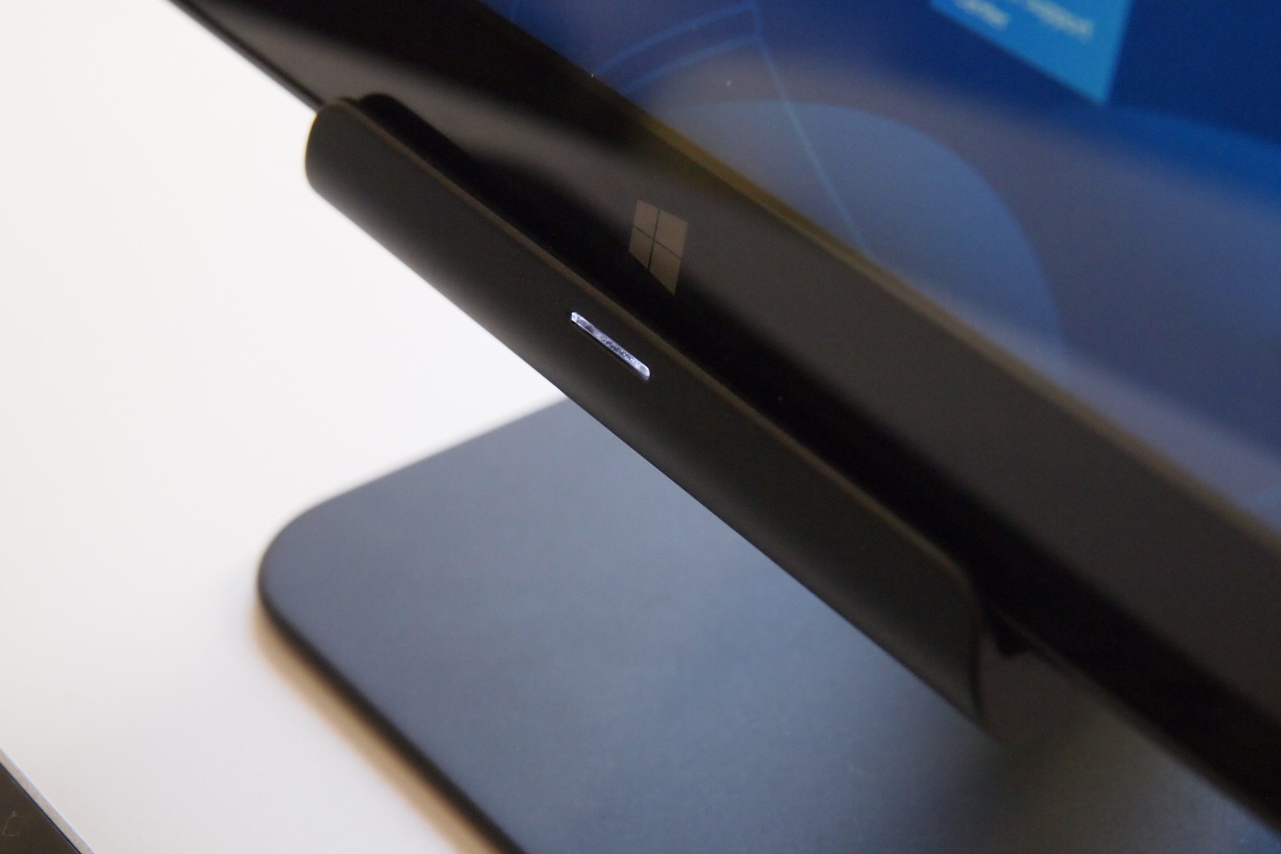 Dell XPS 18 - light