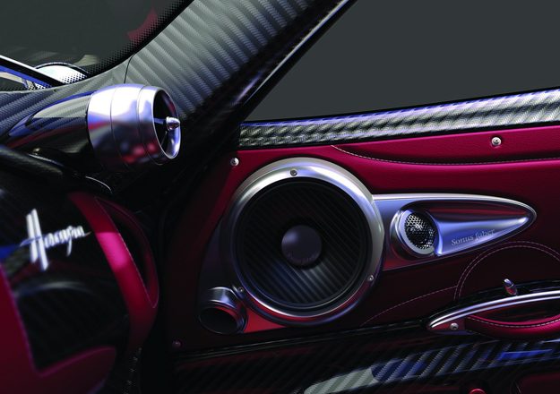 Pagani Huayra sound system2