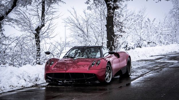 Pagani Huayra in the snow