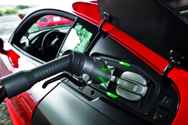 audi-r8-e-tron--charging