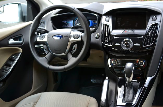 ford electric focus front console