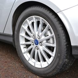 ford electric focus wheel