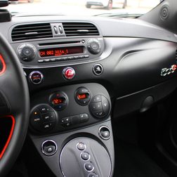 2013 fiat 500 e interior stereo console 2