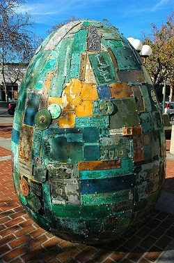 Circuitboard art egg