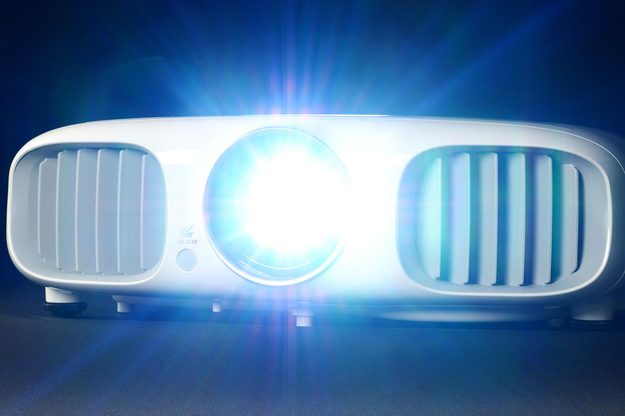 Epson Powerlite Cinema 3020e projecting