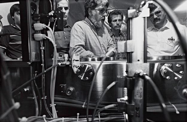 Friedlander_men_w_machine