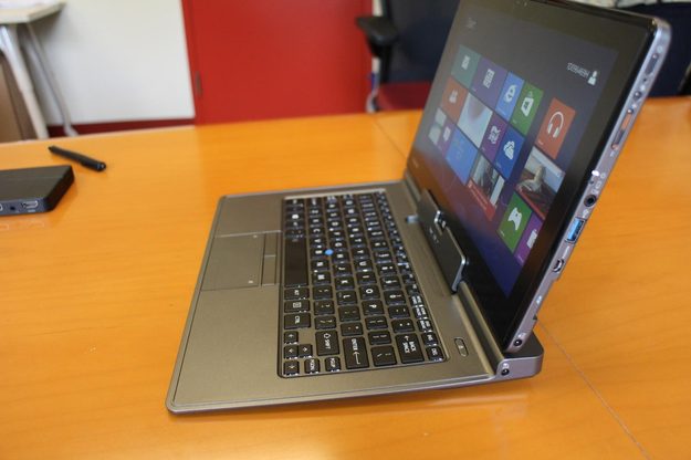 toshiba_portege_z10t_side