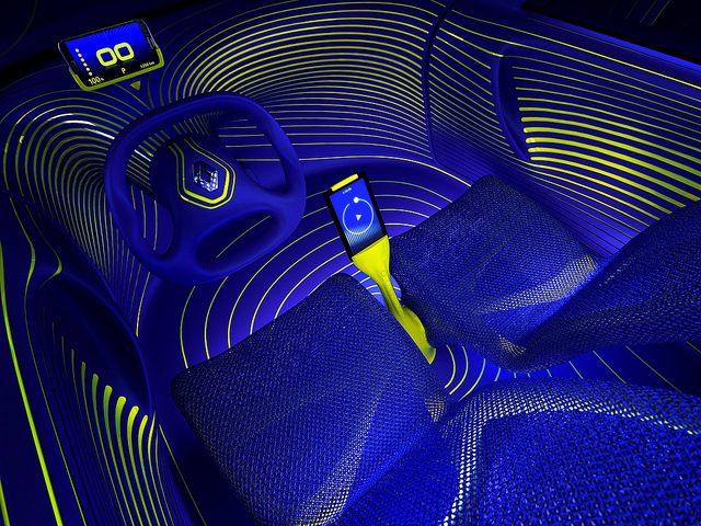 renault twinz ev showcases potential for more high tech driven design features twin z 2