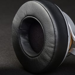 ferrari by logic3 cavallino t350 ear pads macro