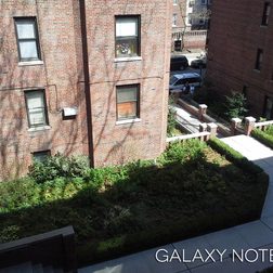 ipad mini vs galaxy note 8 sample image building