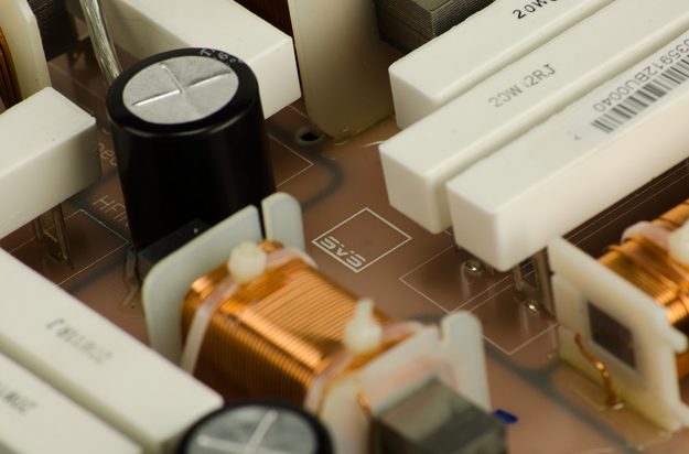 svs ultra tower surround crossover macro