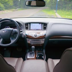 2013 Infinity JX35 interior front back view
