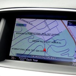 2013 Infinity JX35 interior tech navigation