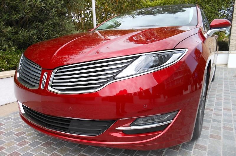 2013 Lincoln MKZ Hybrid exterior front