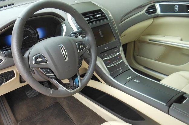 2013 Lincoln MKZ Hybrid interior front 2