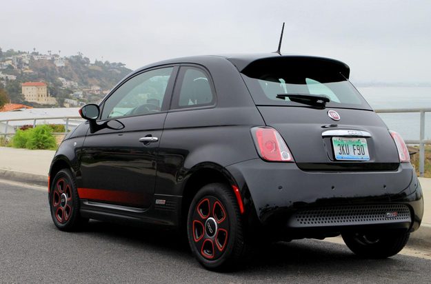 2013-fiat-500-e-exterior-back-left-2