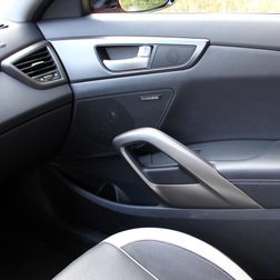 2013 hyundai veloster interior passenger door