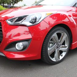 2013 hyundai veloster left front macro