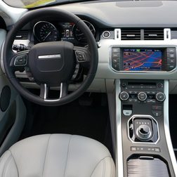 2013 range rover evoque interior driver side