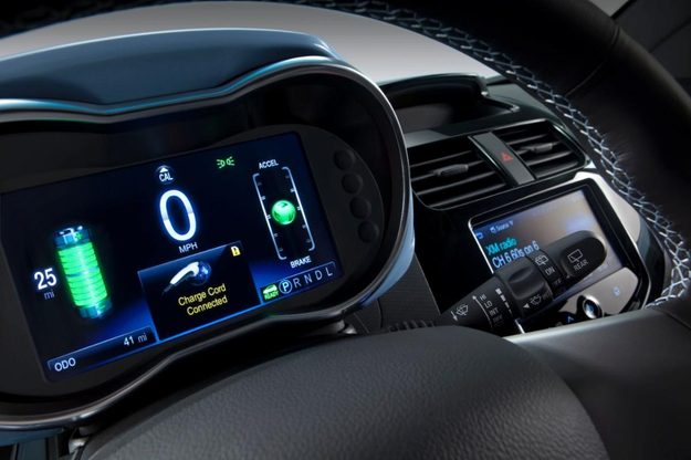 2014-Chevrolet-SparkEV-011-medium