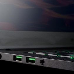 Blade laptop review USB ports