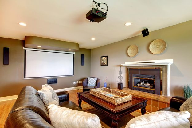 Home theater projector setup