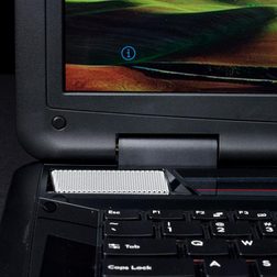 MSI GX70 gaming laptop corner open