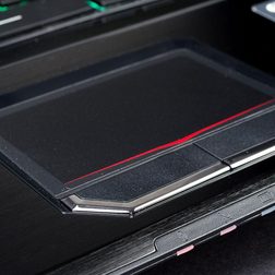 MSI GX70 gaming laptop trackpad