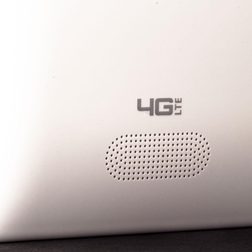 Nokia Lumia 928 rear speaker macro