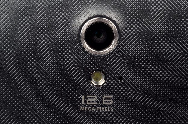 Pantech Discover Phone rear camera macro