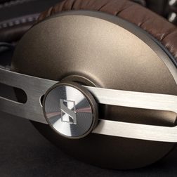 sennheiser momentum review headband outside