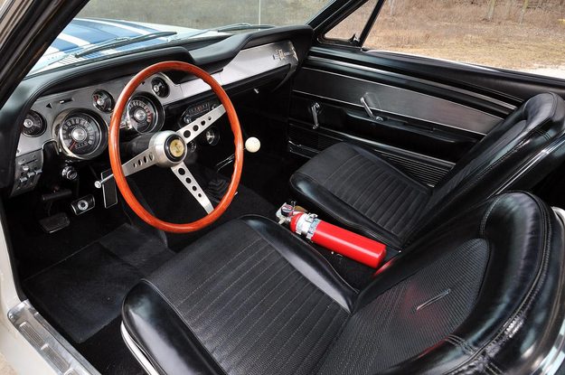 Shelby 1967 GT500 Super Snake interior