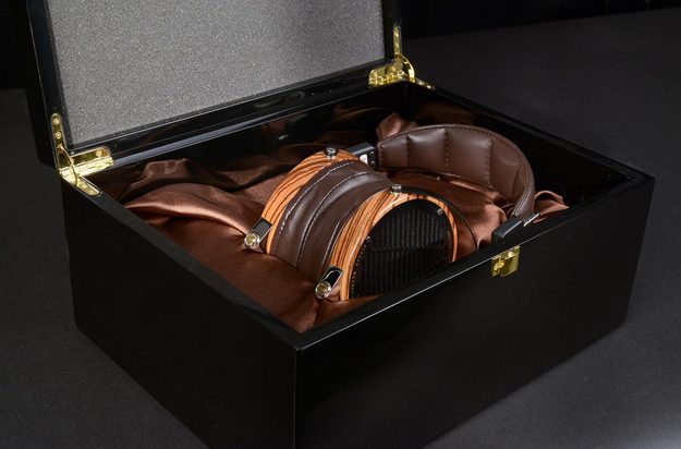 audeze lcd3 professional reference headphone wood case macro