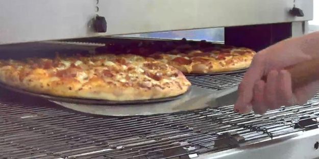 dominos-live-pizza-oven-camera-two