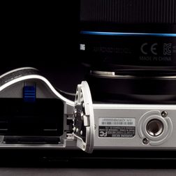 samsung twenty_point_3_mp nx300 smart digital camera base battery compartment macro