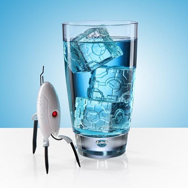 thinkgeek f036 portal 2 companion cube ice tray glass