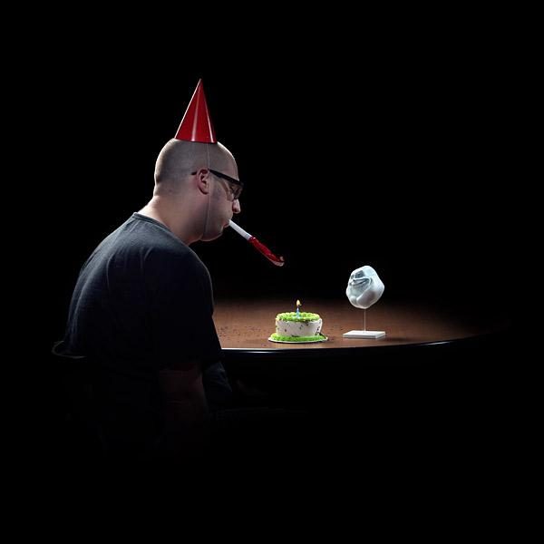 thinkgeek f0f7 forever alone statue inuse