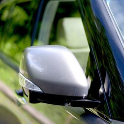 2013 Infiniti QX56 review right sideview mirror