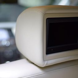 2013 Infiniti QX562013 interior rear entertainment
