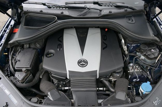 2013 Mercedes_Benz GL350 engine