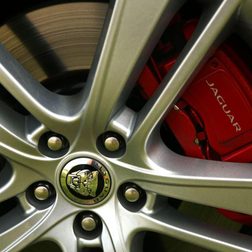 2014 Jaguar F Type wheel