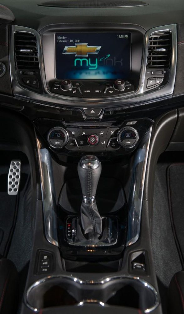 2014_Chevrolet_SS-011-interior