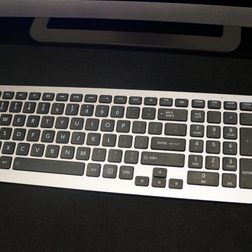 toshiba unveils qosmio gaming laptop and px35t aio key mouse