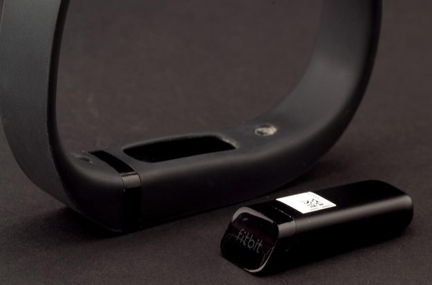FitBit-Flex-review-band-and-receiver-angle